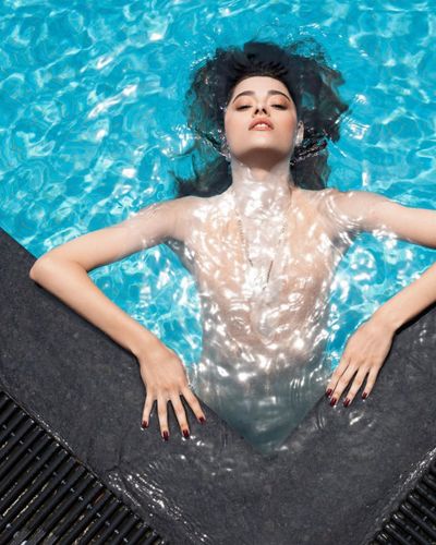 Simay Barlas seksi ifşa fotoğrafı 331