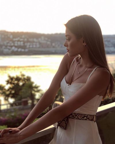 Simay Barlas seksi ifşa fotoğrafı 333