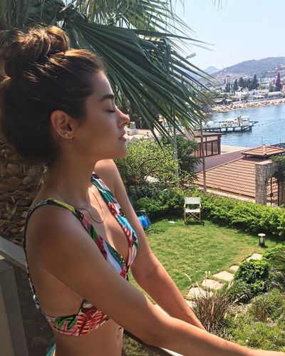 Simay Barlas seksi ifşa fotoğrafı 346