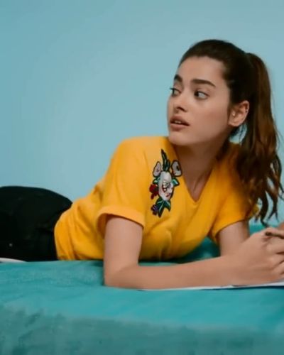 Simay Barlas seksi ifşa fotoğrafı 351