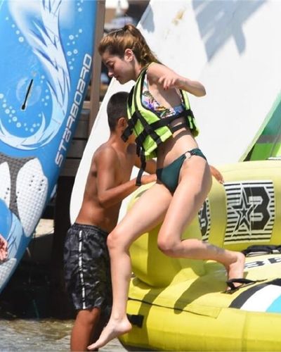 Simay Barlas seksi ifşa fotoğrafı 354