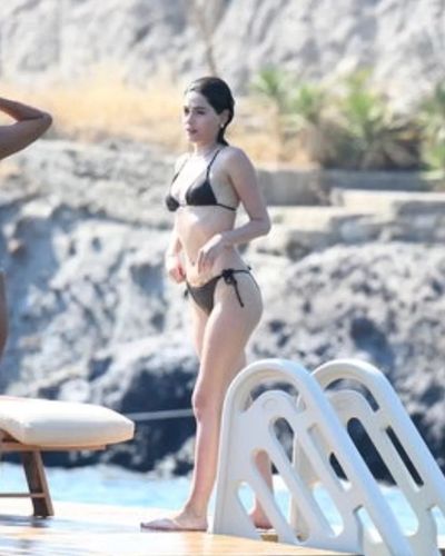 Simay Barlas seksi ifşa fotoğrafı 66