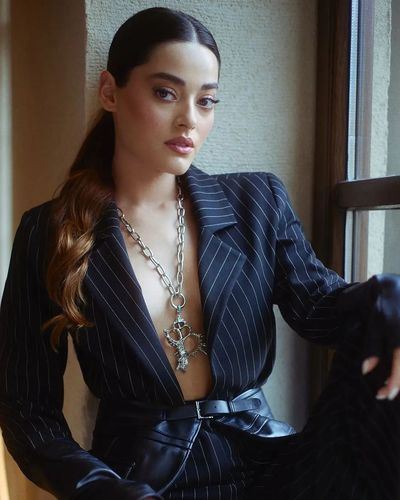 Simay Barlas seksi ifşa fotoğrafı 97