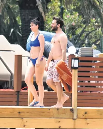 Sitare Akbaş seksi ifşa fotoğrafı 16