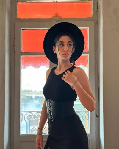 Sitare Akbaş seksi ifşa fotoğrafı 20