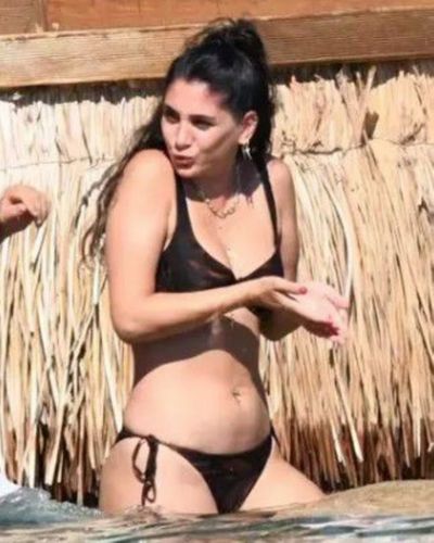 Sitare Akbaş seksi ifşa fotoğrafı 32