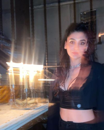 Sitare Akbaş seksi ifşa fotoğrafı 40