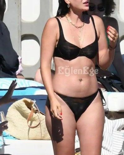 Sitare Akbaş seksi ifşa fotoğrafı 42