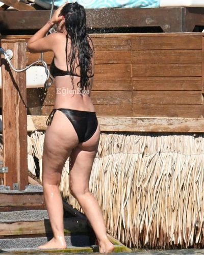 Sitare Akbaş seksi ifşa fotoğrafı 45