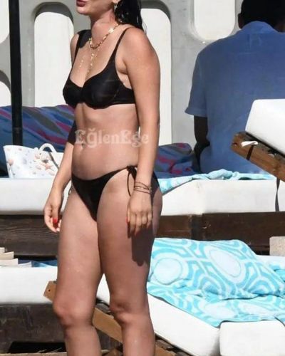 Sitare Akbaş seksi ifşa fotoğrafı 54