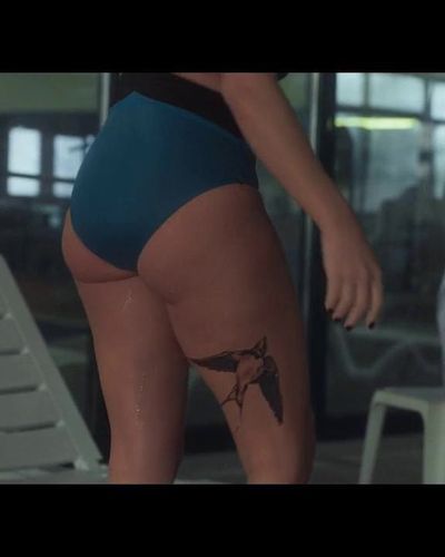 Şükran Ovalı seksi ifşa fotoğrafı 15 — Kal (2022)