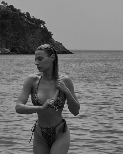 Sümeyye Aydoğan seksi ifşa fotoğrafı 44