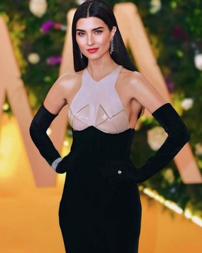 Tuba Büyüküstün seksi ifşa fotoğrafı 123