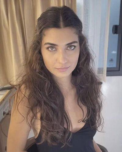 Tuba Büyüküstün seksi ifşa fotoğrafı 134