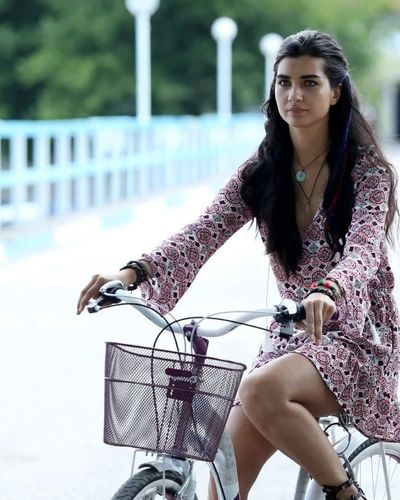 Tuba Büyüküstün seksi ifşa fotoğrafı 146