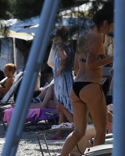 Tuba Büyüküstün seksi ifşa fotoğrafı 163