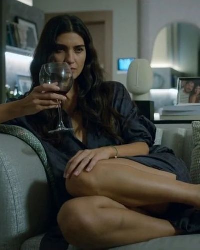 Tuba Büyüküstün seksi ifşa fotoğrafı 165