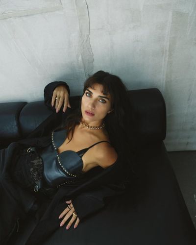 Tuba Büyüküstün seksi ifşa fotoğrafı 218