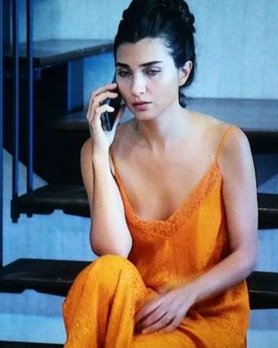 Tuba Büyüküstün seksi ifşa fotoğrafı 219