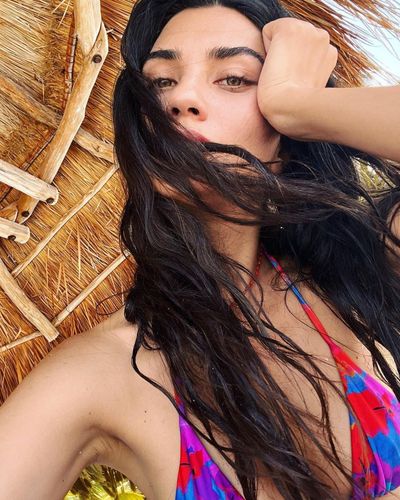 Tuba Büyüküstün seksi ifşa fotoğrafı 256