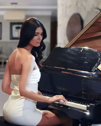 Tuba Büyüküstün seksi ifşa fotoğrafı 270