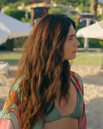 Tuba Büyüküstün seksi ifşa fotoğrafı 290