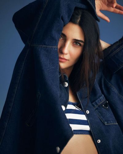 Tuba Büyüküstün seksi ifşa fotoğrafı 303