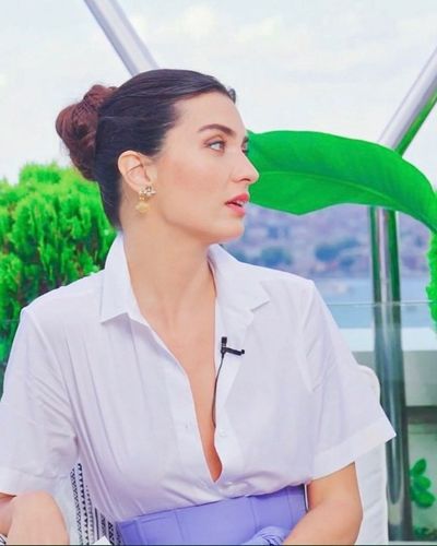 Tuba Büyüküstün seksi ifşa fotoğrafı 305