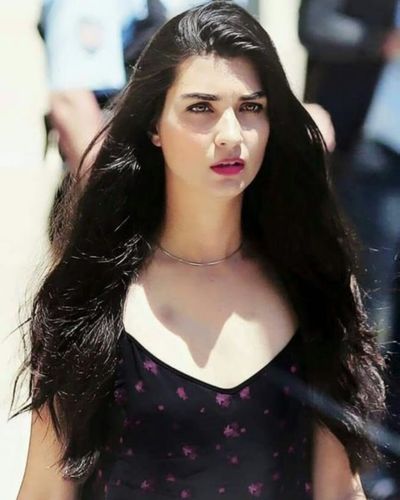 Tuba Büyüküstün seksi ifşa fotoğrafı 316