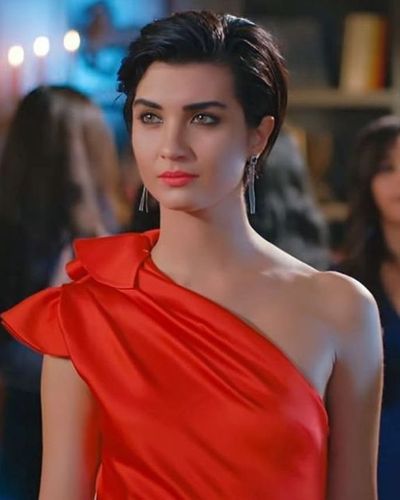 Tuba Büyüküstün seksi ifşa fotoğrafı 322