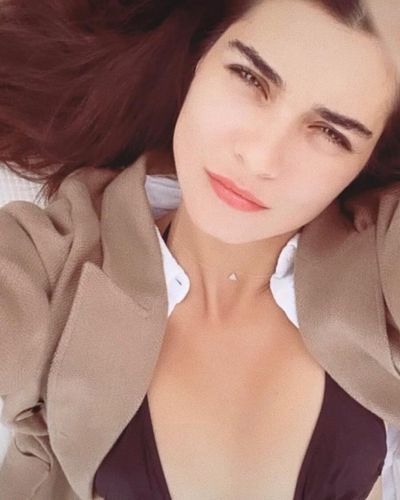 Tuba Büyüküstün seksi ifşa fotoğrafı 332