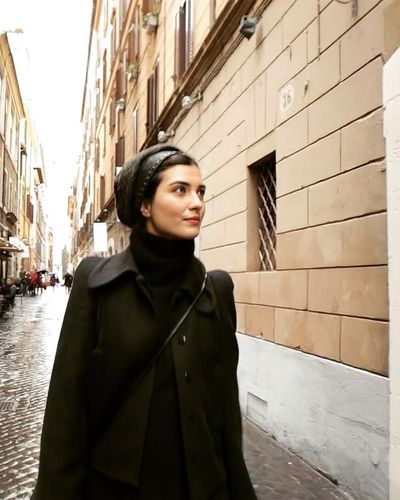 Tuba Büyüküstün seksi ifşa fotoğrafı 345