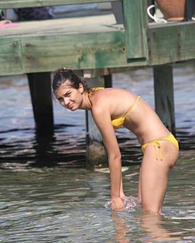 Tuba Büyüküstün seksi ifşa fotoğrafı 361