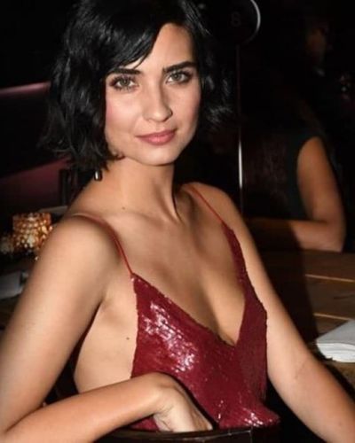 Tuba Büyüküstün seksi ifşa fotoğrafı 367