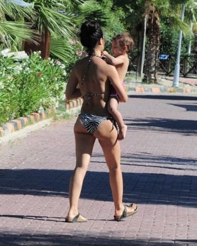 Tuba Büyüküstün seksi ifşa fotoğrafı 371