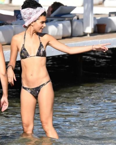 Tuba Büyüküstün seksi ifşa fotoğrafı 377