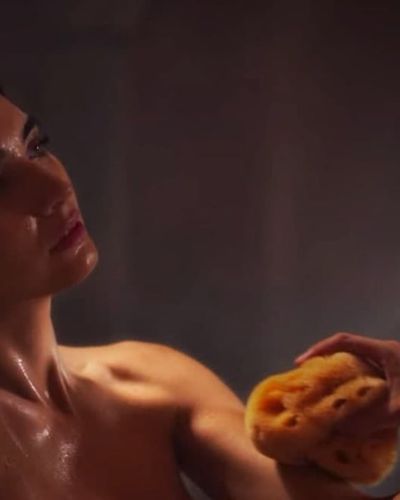 Tuba Büyüküstün seksi ifşa fotoğrafı 380