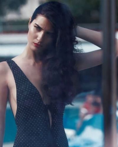 Tuba Büyüküstün seksi ifşa fotoğrafı 384