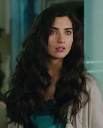 Tuba Büyüküstün seksi ifşa fotoğrafı 408