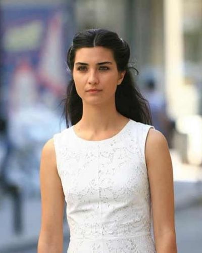 Tuba Büyüküstün seksi ifşa fotoğrafı 420