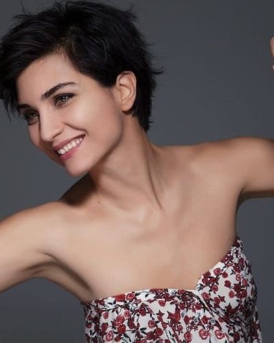 Tuba Büyüküstün seksi ifşa fotoğrafı 428