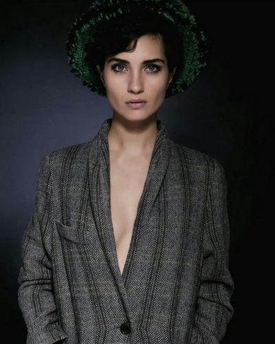 Tuba Büyüküstün seksi ifşa fotoğrafı 436