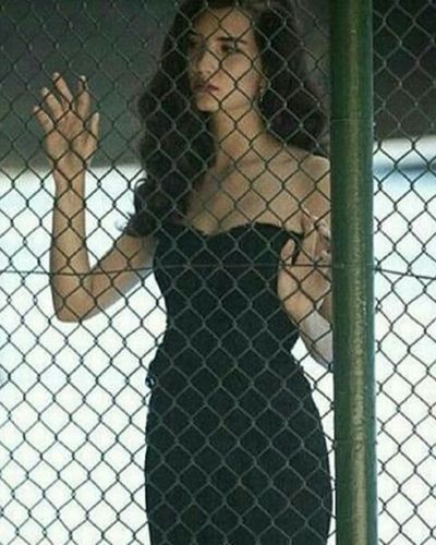 Tuba Büyüküstün seksi ifşa fotoğrafı 439