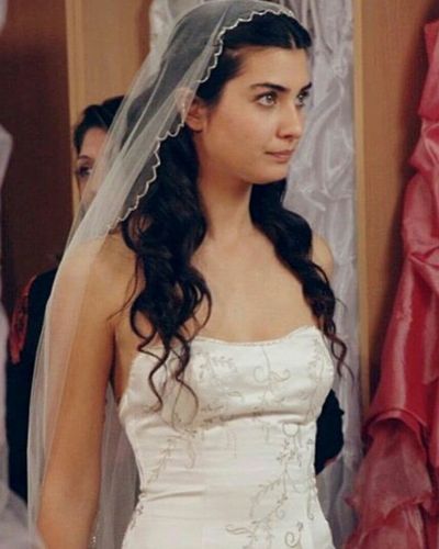 Tuba Büyüküstün seksi ifşa fotoğrafı 440