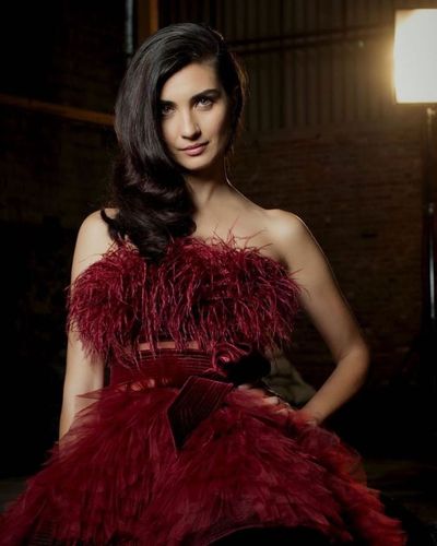 Tuba Büyüküstün seksi ifşa fotoğrafı 450