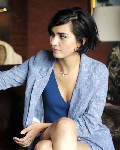 Tuba Büyüküstün seksi ifşa fotoğrafı 453