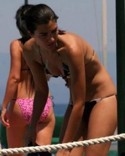 Tuba Büyüküstün seksi ifşa fotoğrafı 460