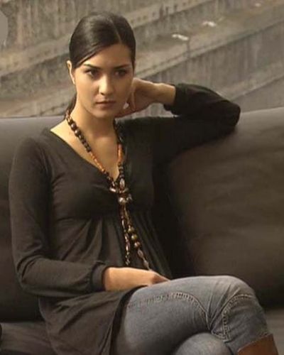 Tuba Büyüküstün seksi ifşa fotoğrafı 461