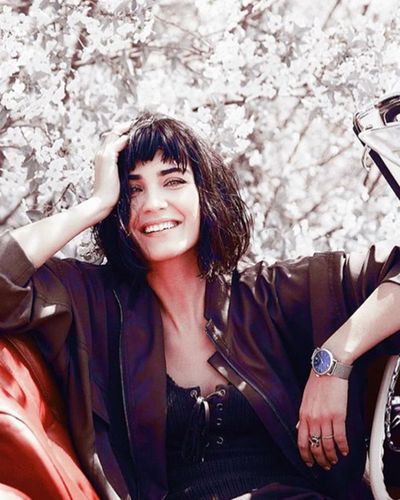 Tuba Büyüküstün seksi ifşa fotoğrafı 470