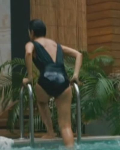 Tuba Büyüküstün seksi ifşa fotoğrafı 474